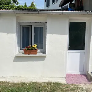 Meublee 21m2 En Dauphine Avec Acces Autonome Appartement